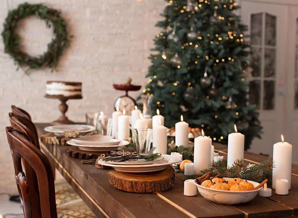 Tischdeko 1 web 1 Baum, Geschenke, Essen aber die Tischdekoration nicht vergessen