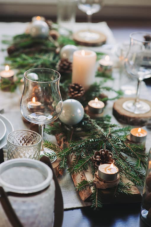 Tischdeko 2 web Baum, Geschenke, Essen aber die Tischdekoration nicht vergessen