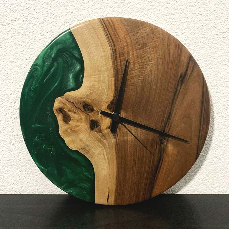 Schwarzhirsch_Uhr_smaragd schwarzhirsch Uhr Feldsee aus Epoxidharz