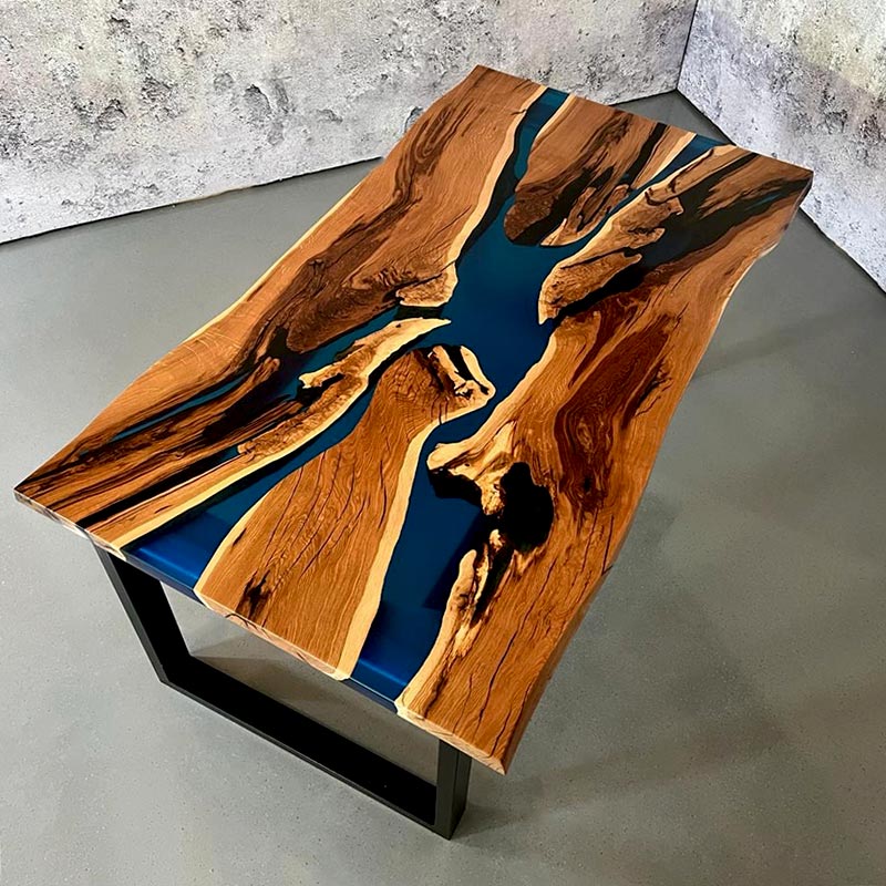 Esstisch-Adria-blau-Nussbaum-seitlich Esstisch Epoxidharz Tisch Nussbaum Massivholz